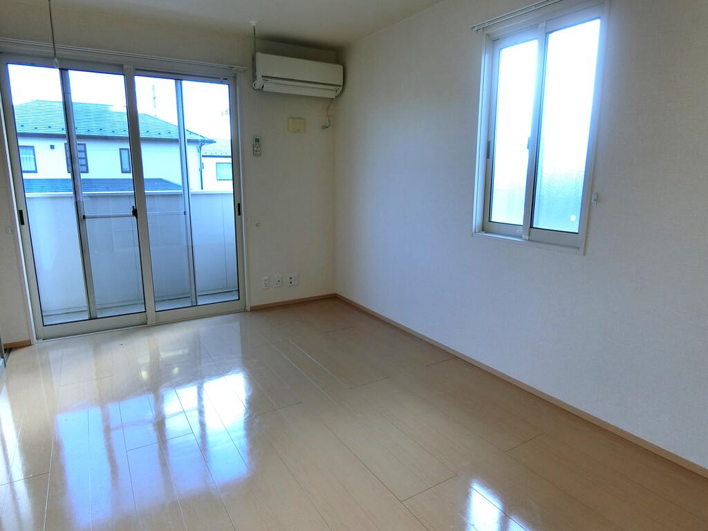 居室・リビング　※角部屋の写真を参考にしているため実際とは異なりま