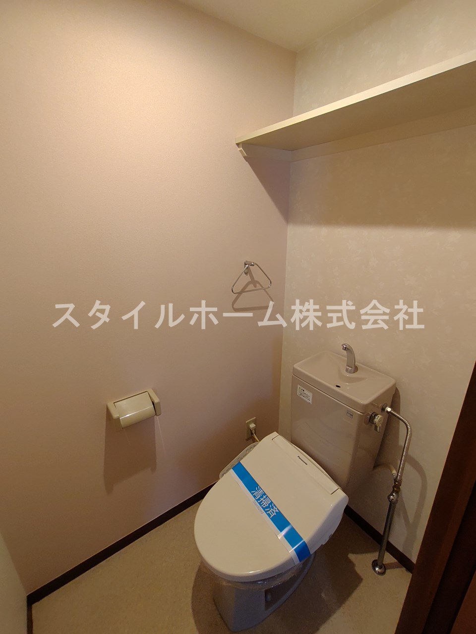 トイレ　別部屋写真です。