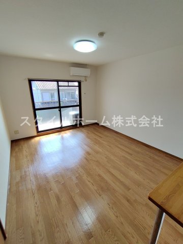 居室・リビング　別部屋写真です。