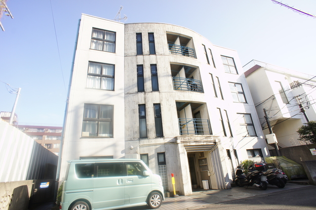 建物外観　丈夫で安心の鉄筋コンクリート造マンションです☆
