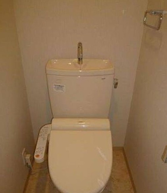 トイレ　※別部屋の参考写真です。