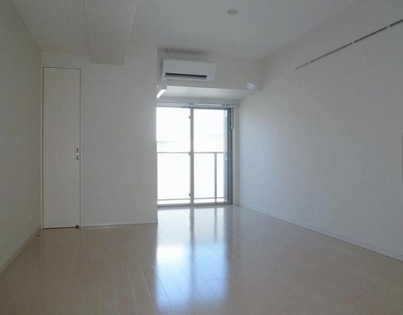 居室・リビング　※別部屋の参考写真です。