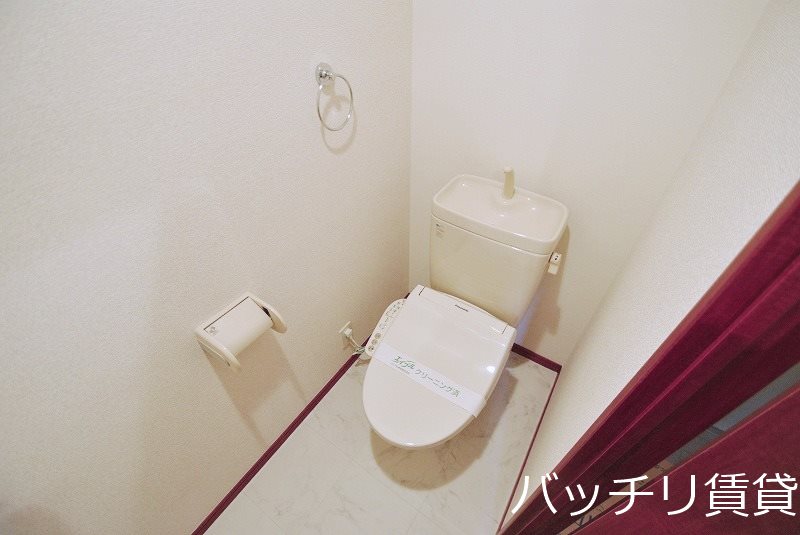 トイレ　別号室の画像。現況優先