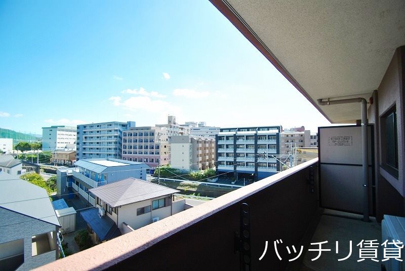 バルコニー　別号室の画像。現況優先