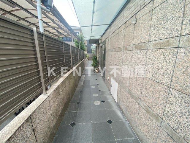 エントランス　ゆとりのあるエントランスです