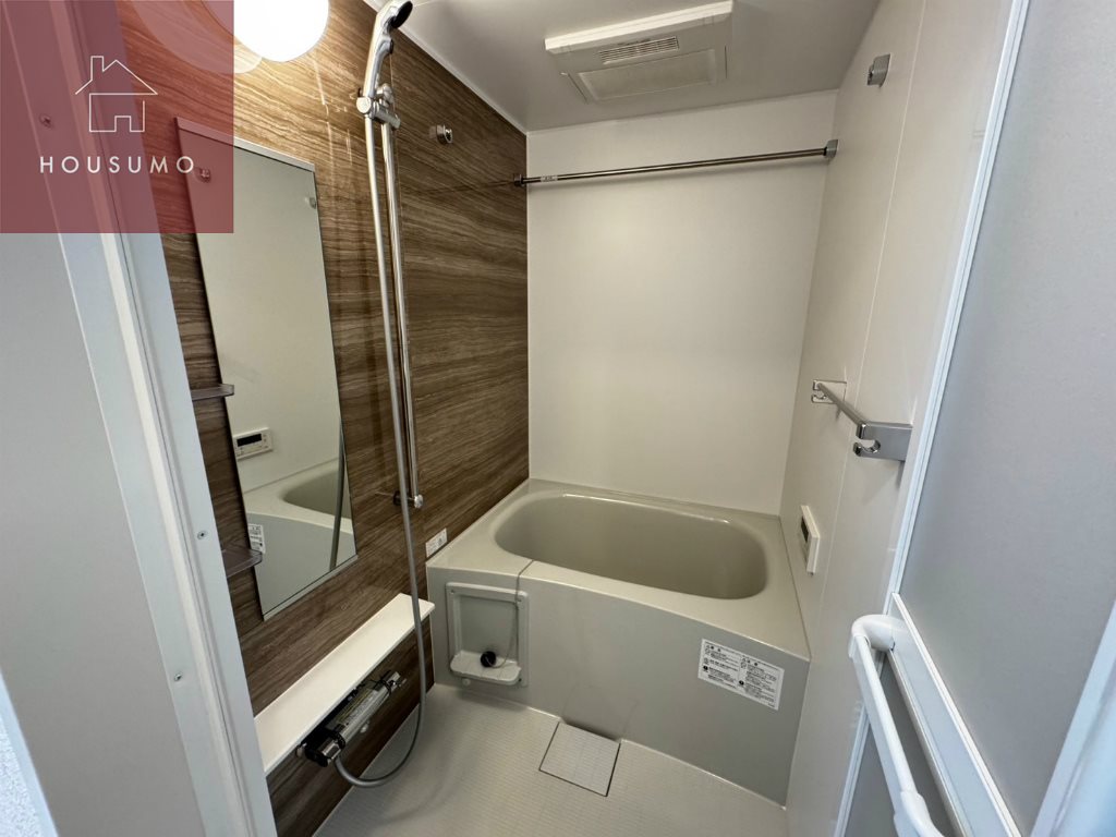 バス・シャワールーム　コンパクトで使いやすいお風呂です