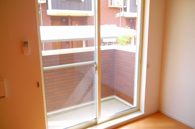 バルコニー　バルコニーからの眺めを楽しみながら食事をしませんか