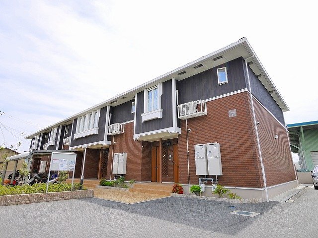 建物外観　落ち着いた雰囲気の外観です