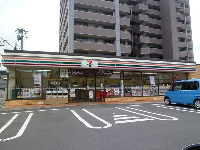 コンビニ　セブンイレブン鹿児島城西３丁目店（コンビニ）まで620m
