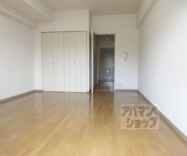 居室・リビング　１１帖の広いワンルームです