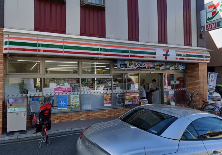 コンビニ　セブンイレブン（コンビニ）まで356m