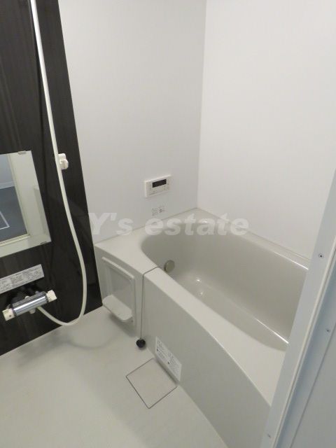 バス・シャワールーム　この写真の反転タイプです。