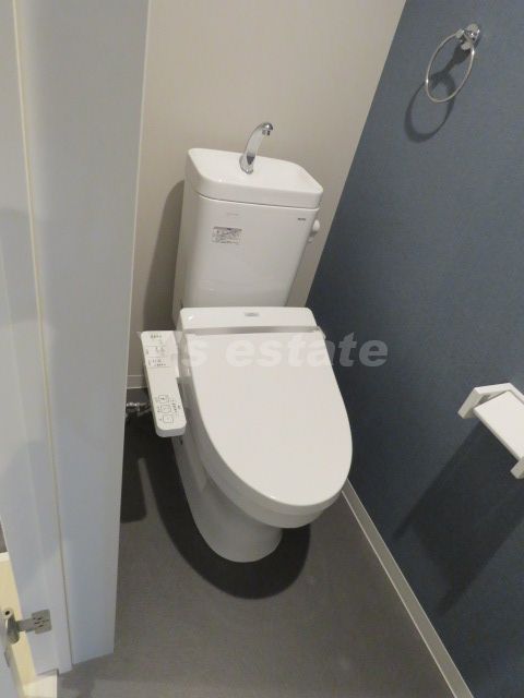 トイレ　この写真の反転タイプです。