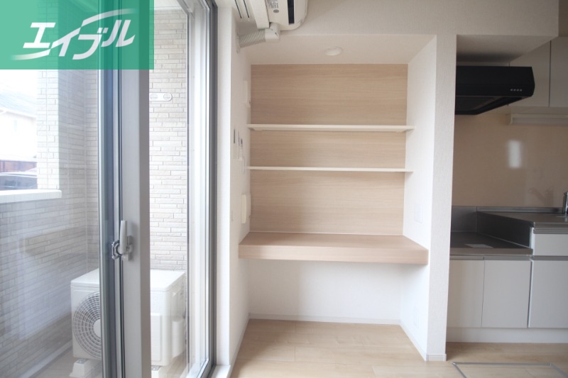 収納　リビング収納棚