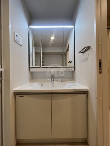 洗面設備　esteOeste難波元町（エステオエステナンバモトマチ）