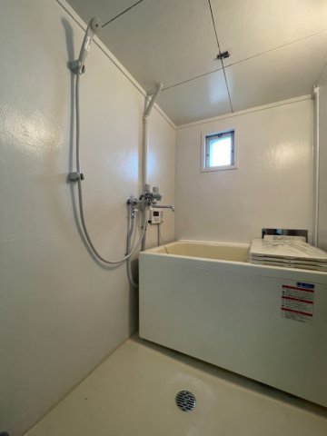 バス・シャワールーム　※画像は反転タイプの間取りのものです。