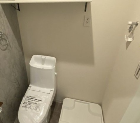 トイレ　別部屋参考写真となります