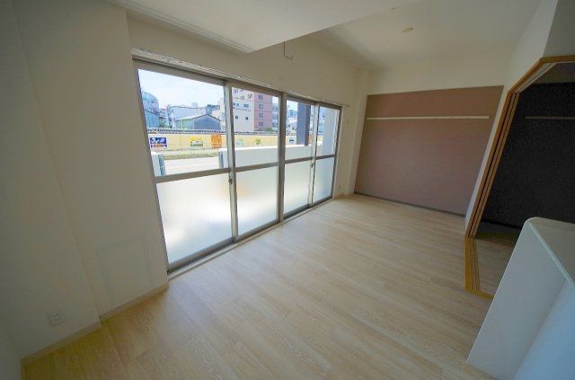 居室・リビング　フェリシテ京橋　当店なら仲介手数料無料でご紹介します　同じ…