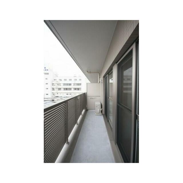 その他部屋・スペース　洋室5.5帖にはウォークインクローゼット付き