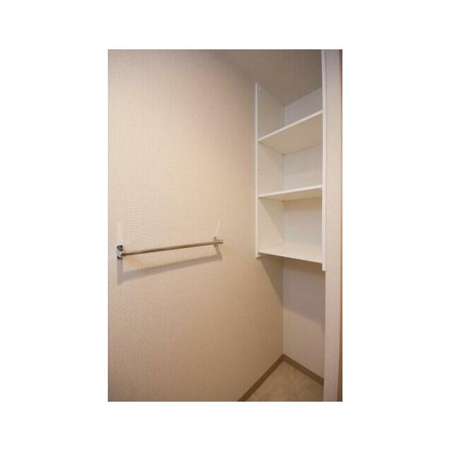 その他　LDK10.1帖、エアコン付き