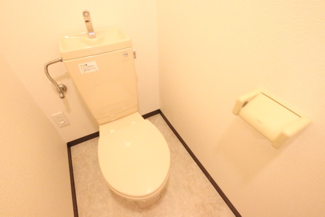 トイレ　※別室の参考写真の為、現況優先です。