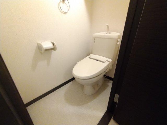 トイレ　■温水洗浄便座