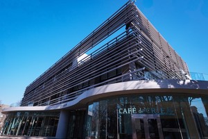 図書館　板橋区立中央図書館（図書館）まで547m