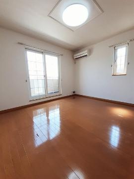 居室・リビング　室内