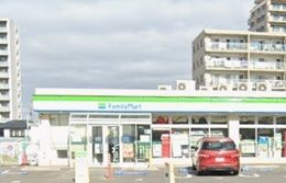 コンビニ　ファミリーマート湘南江ノ島店（コンビニ）まで800m