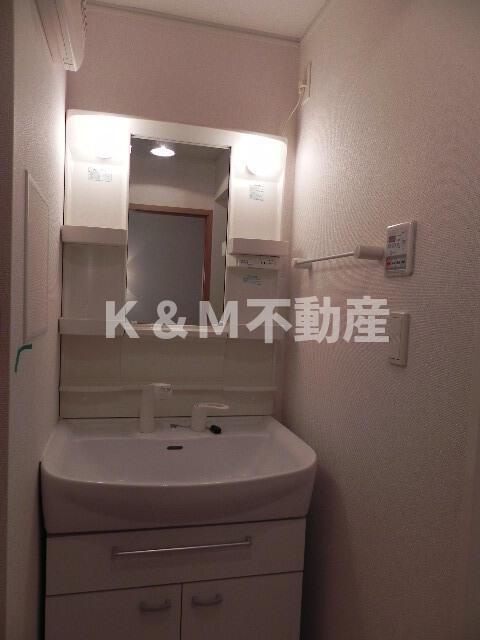 洗面設備　使いやすい洗面所です