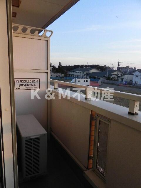 バルコニー　暖かな日差しのふりそそぐバルコニー