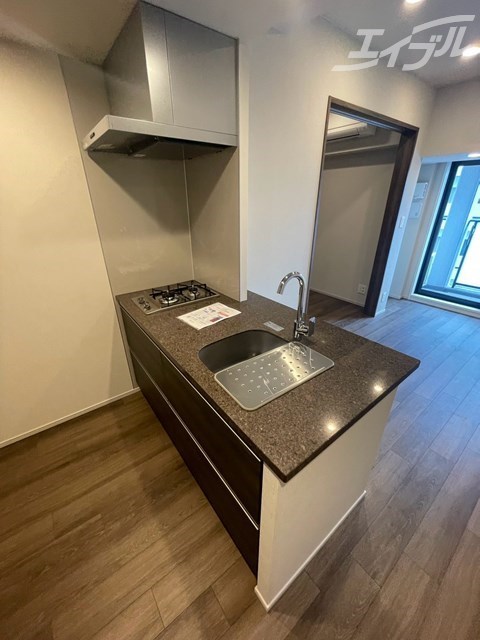 キッチン　デザイナーズ風のタイル調、カウンターキッチンです！