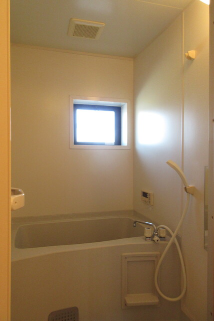 バス・シャワールーム　追焚給湯付きバス