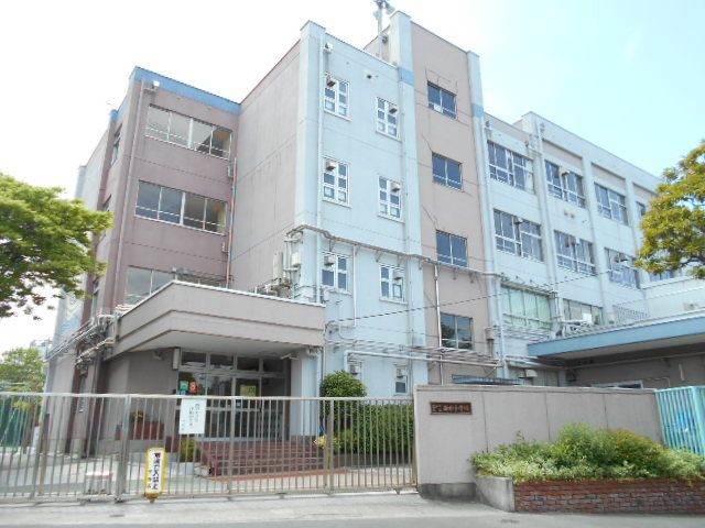 小学校　江戸川区立新田小学校（小学校）まで583m