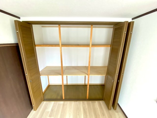 収納　洋室2☆