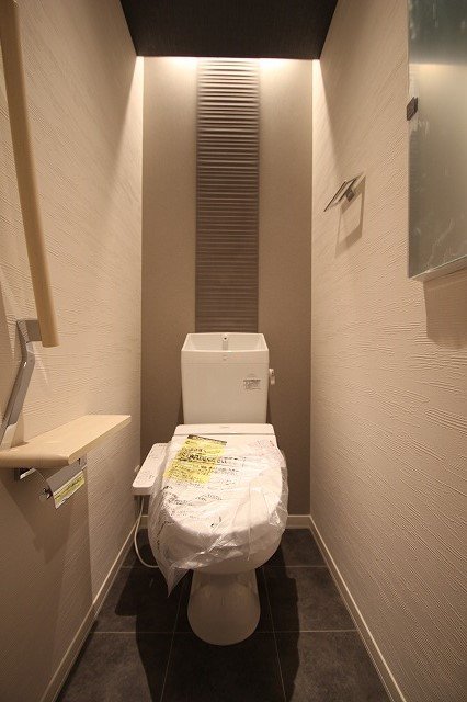 トイレ　同物件他部屋の写真