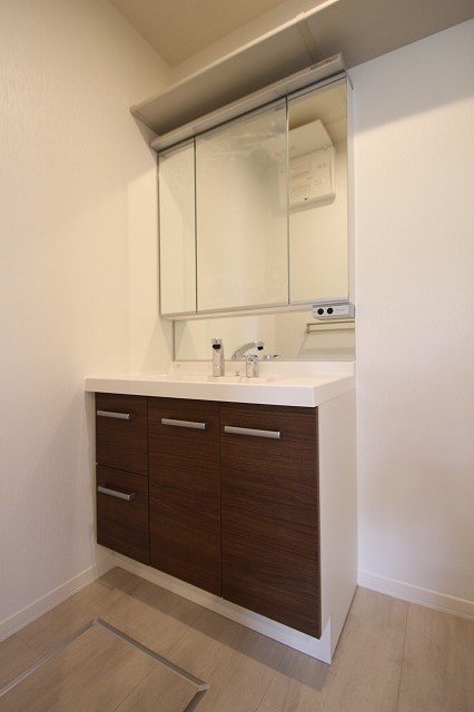 洗面設備　同物件他部屋の写真