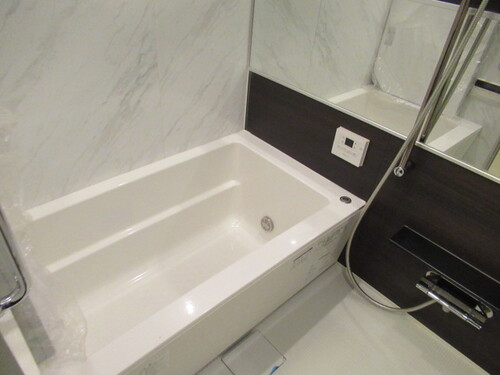 バス・シャワールーム　追い炊き機能付き