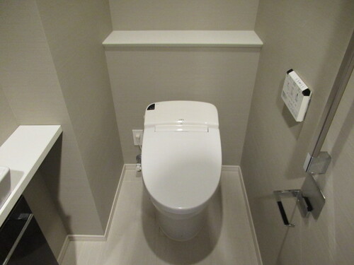 トイレ　洗浄便座付き