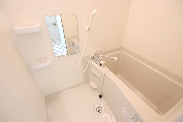 バス・シャワールーム　※他号室参考写真※　浴室暖房乾燥機付き浴室