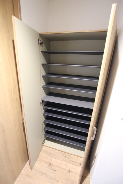 玄関　※他号室参考写真※　容量が大きめのシューズボックス