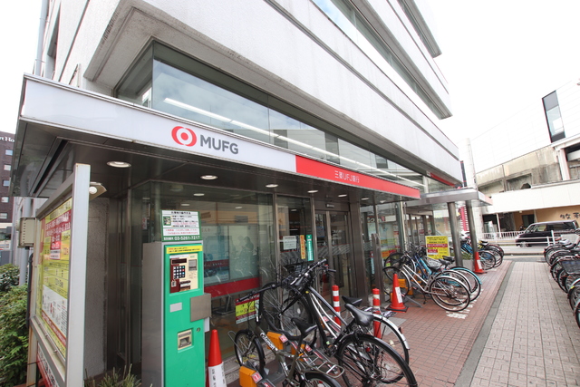 銀行　三菱ＵＦＪ銀行浦安支店（銀行）まで850m
