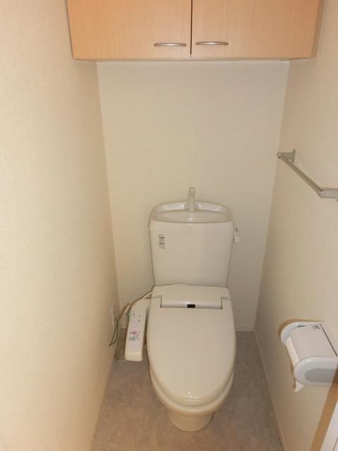 トイレ　洗浄便座です