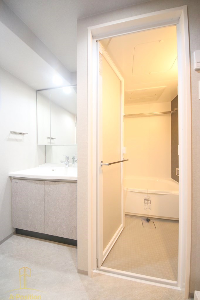 洗面設備　アーバネックス天満橋Front