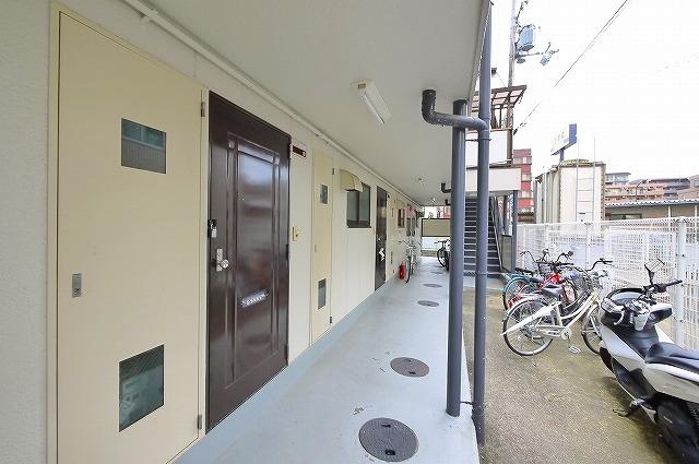 エントランス　清潔なエントランスです