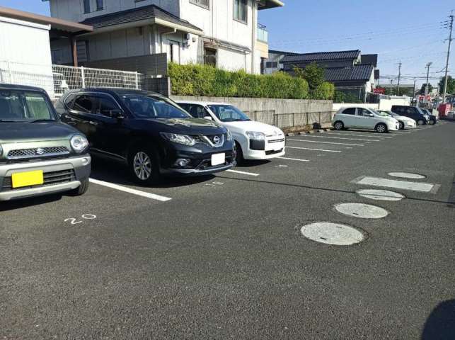 駐車場　駐車場