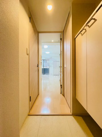 玄関　同マンション別部屋参考写真