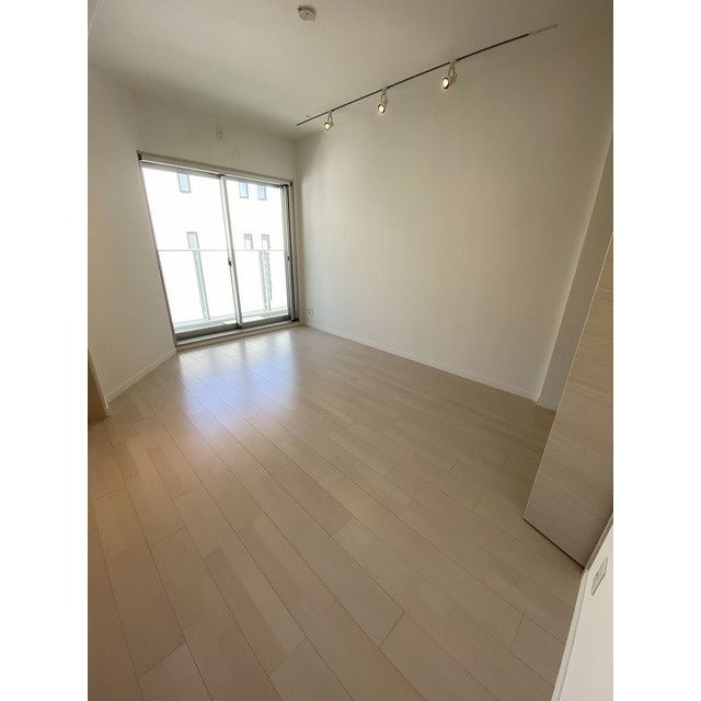 居室・リビング　☆明るい居間☆