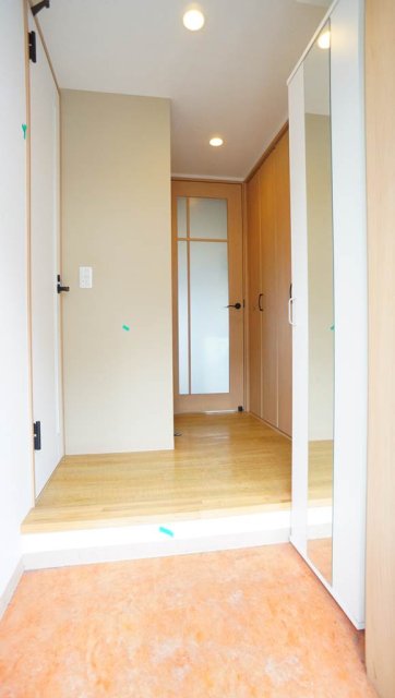 玄関　お写真多数ご用意しております！お問い合わせお待ちしております