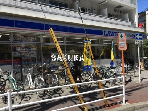 コンビニ　ローソン LAWSON+スリーエフ港北綱島駅前店（コンビニ）まで136m